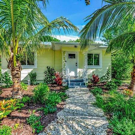 Casa Posada - So Close You Can Hear The Waves Historic Beach Cottage W Beach Gear Анна-Марія Екстер'єр фото